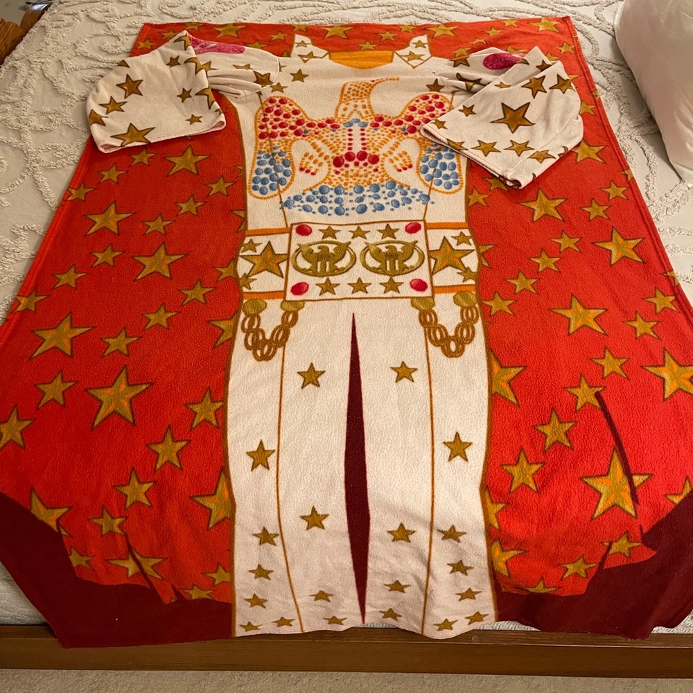 Vintage Elvis Snuggie👑